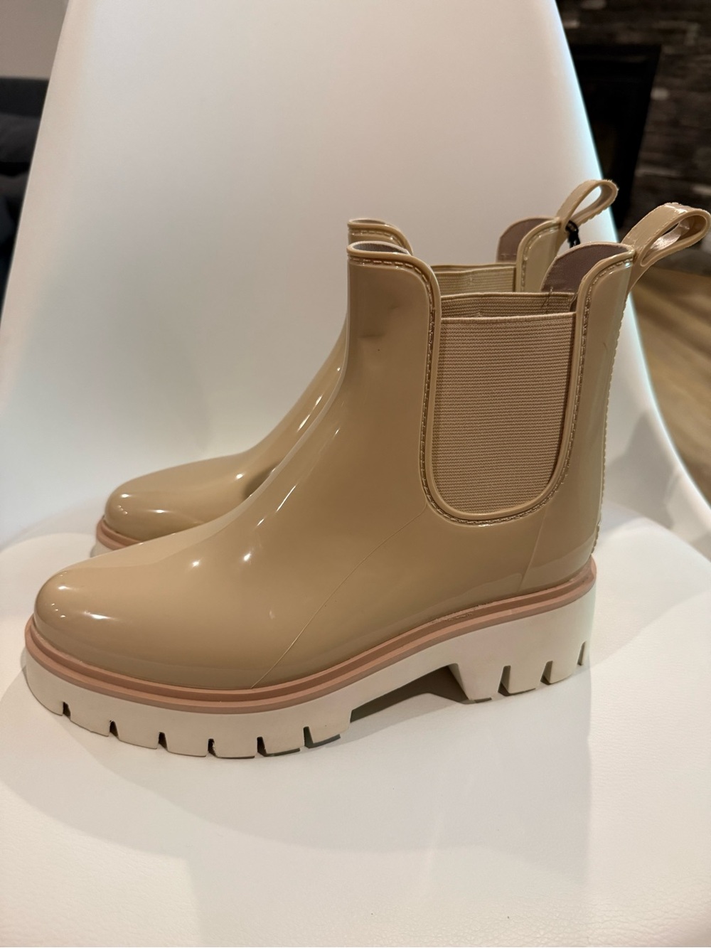 🎃 Dolce Vita Women's Beige Chelsea Lug Rain Boots